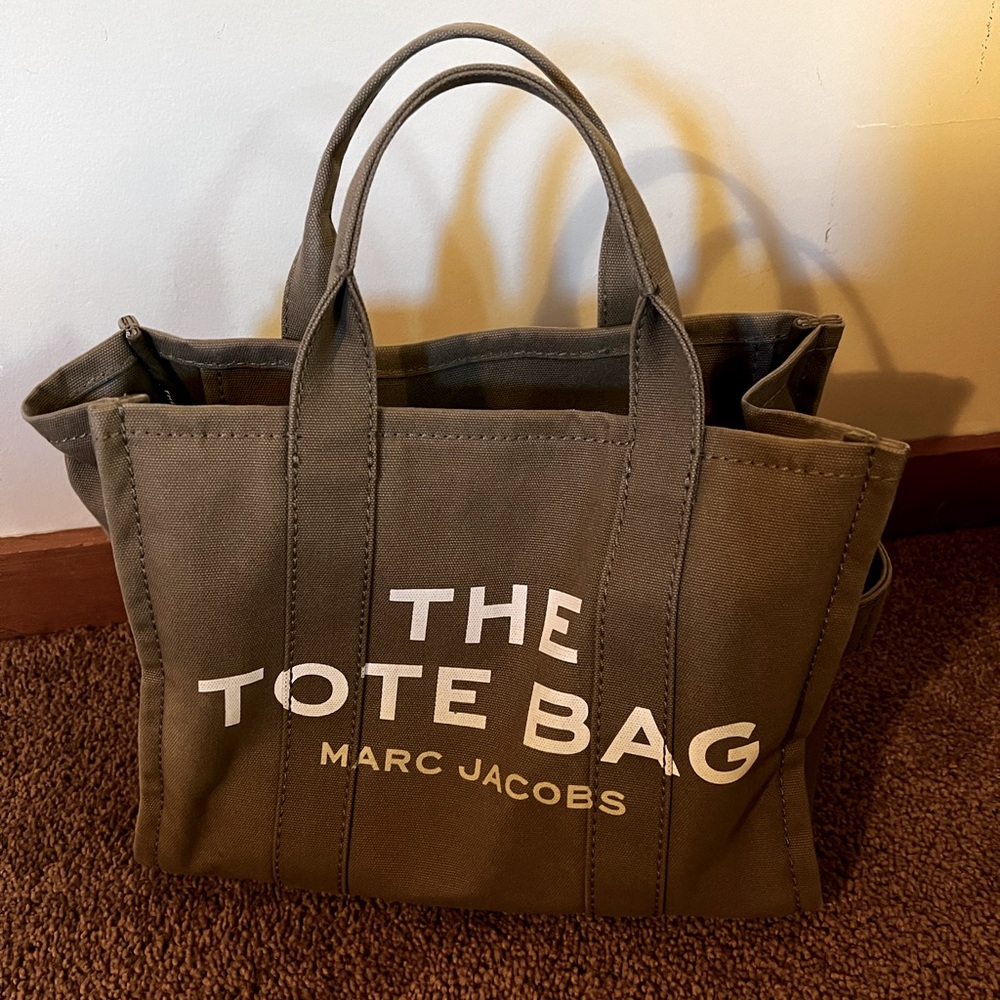 Marc Jacob’s Medium canvas tote bag